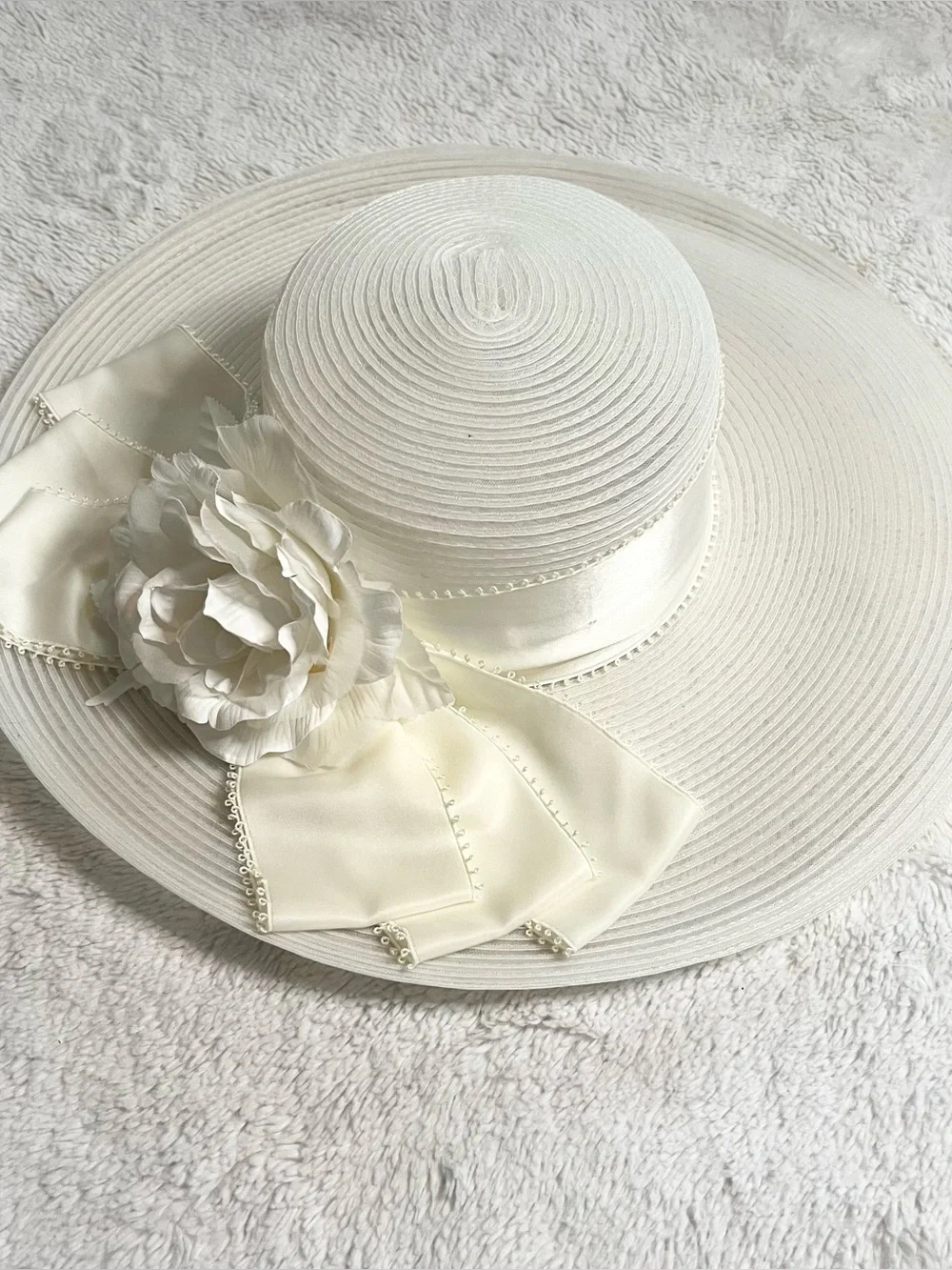 Vintage Ivory White Wide Brim Floral Fascinator Derby Hat Wedding Church Bride